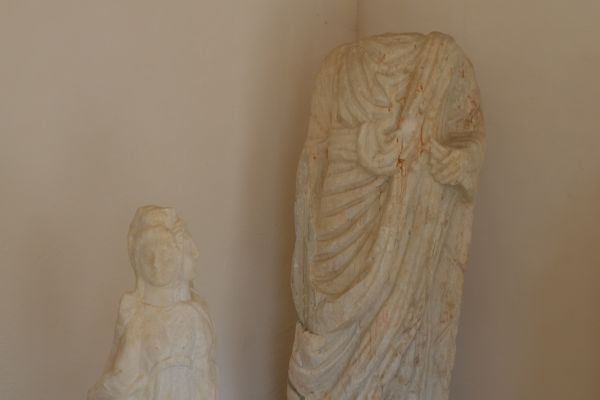 lapidariu-060FA4493DA-19D6-1E36-814D-3FD31C72BF76.jpg