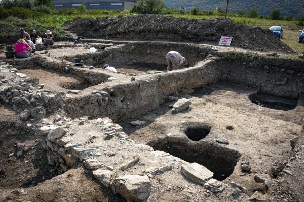 final-de-campanie-in-situl-arheologic-roman-micia-100F9645C0-4097-AB09-CBBA-12ACCB55939A.jpg