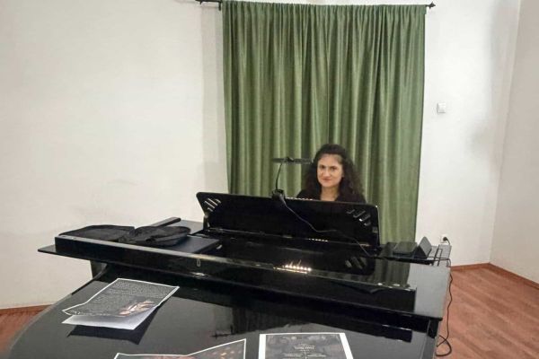 recital-extraordinar-oct-2026-magna-curia-1888479E09-CB28-9C35-7280-B80333D28A2F.jpg